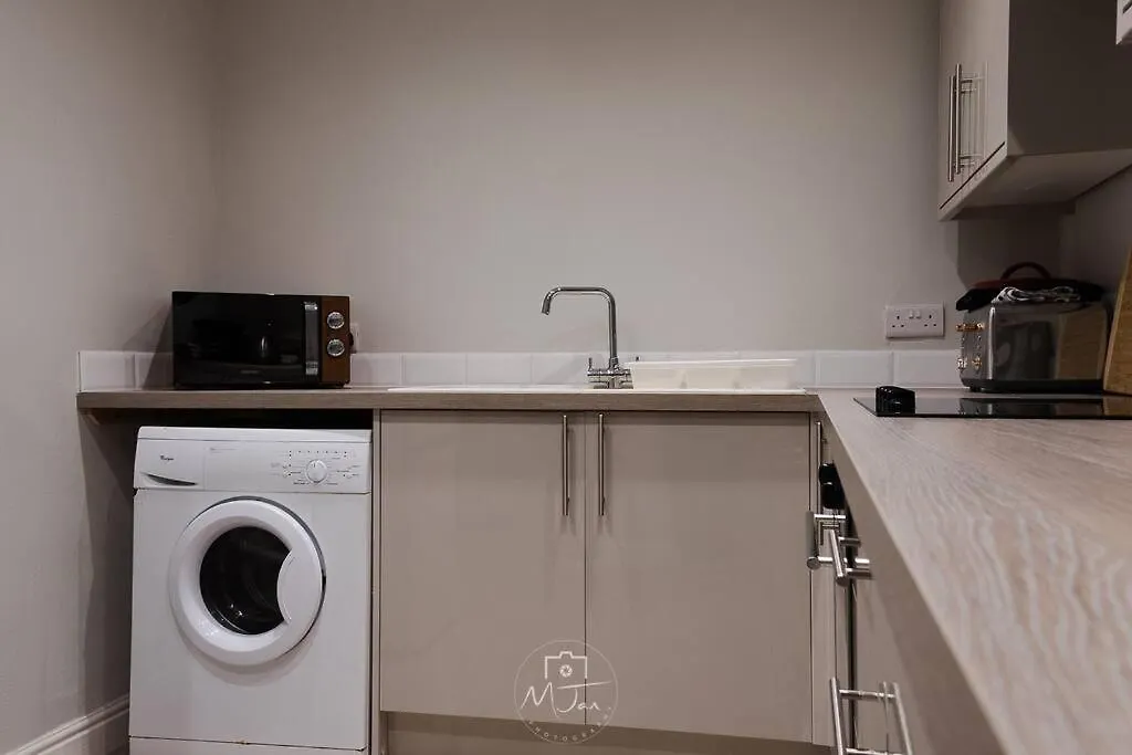 Flamingo - Two-Bed Apartment With Seaview , Great Location Scarborough 0*,
