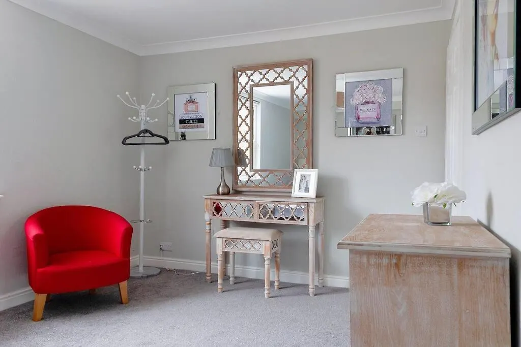 Flamingo - Two-Bed Apartment With Seaview , Great Location Scarborough
