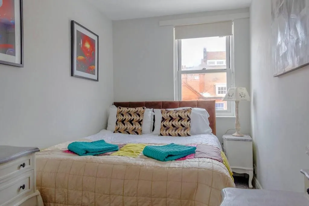 Flamingo - Two-Bed Apartment With Seaview , Great Location Scarborough 0*,